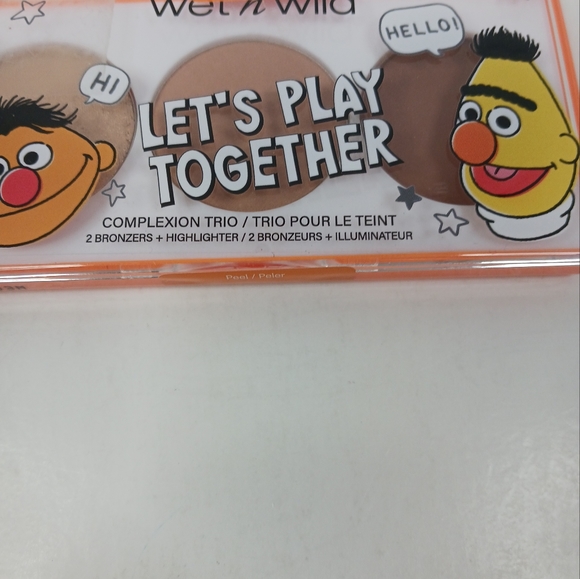 Wet n Wild SESAME STREET Highlighter LET'S PLAY TOGETHER Blush BEST BUDDIES Trio - Picture 2 of 3